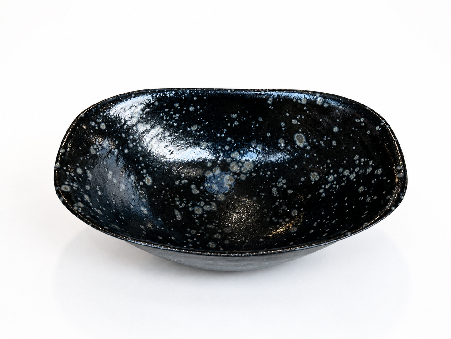 Fuente de Cerámica Negra